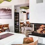 Jan Maria Hotel 4*