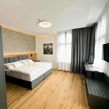 Jan Maria Hotel 4*