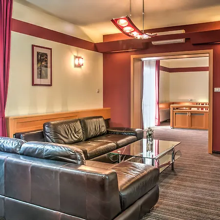 Jan Maria Hotel 4*