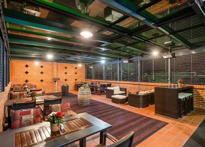 Jan Maria Hotell 4*