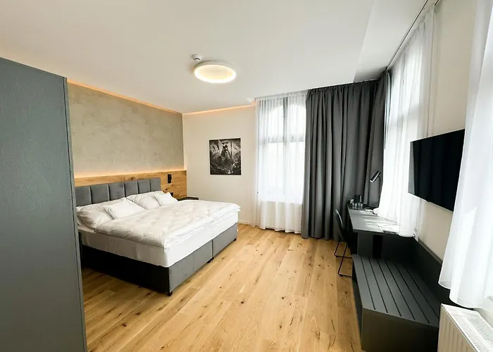 Jan Maria Hotell 4*