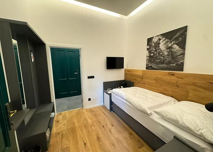 Jan Maria Hotell 4*