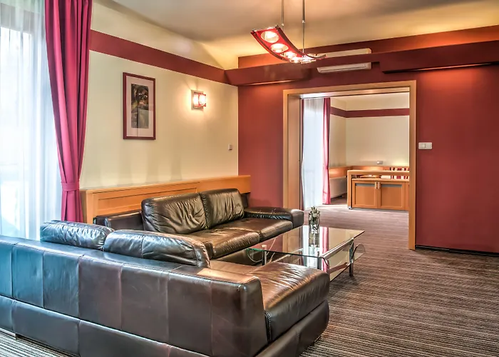 Jan Maria Hotell 4*