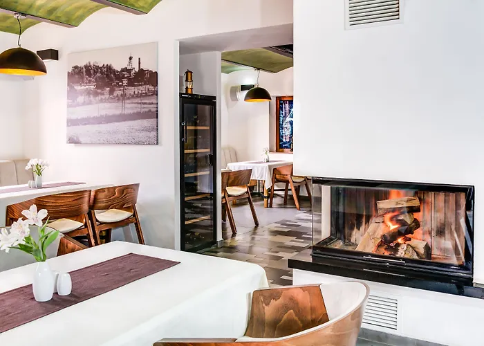 Jan Maria Hotell 4*